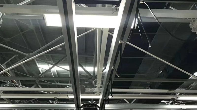 耐高温链板输送机材质选择：如何应对不同高温环境